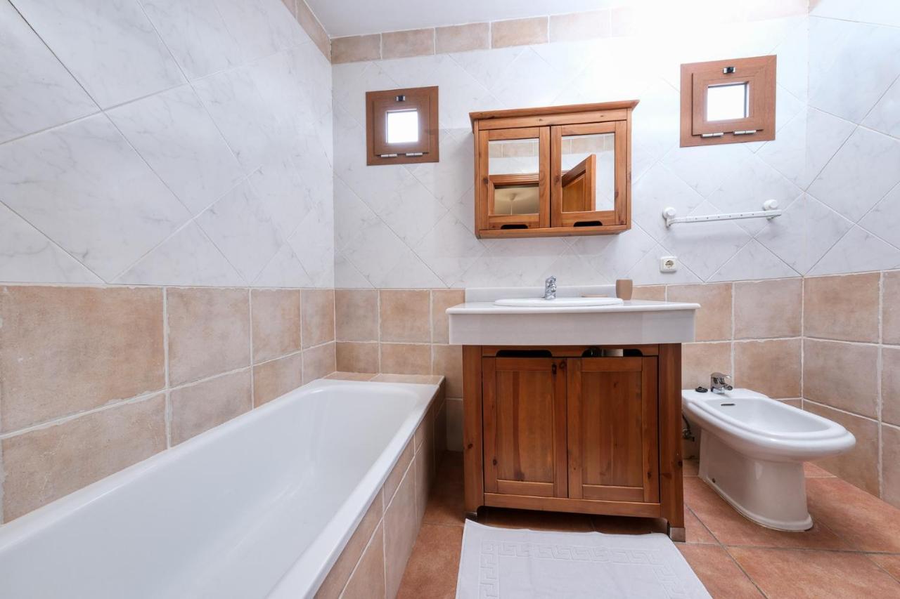 Вілла Casa Elin-Shared Pool, Fast Wifi Коста-Тегісе Екстер'єр фото